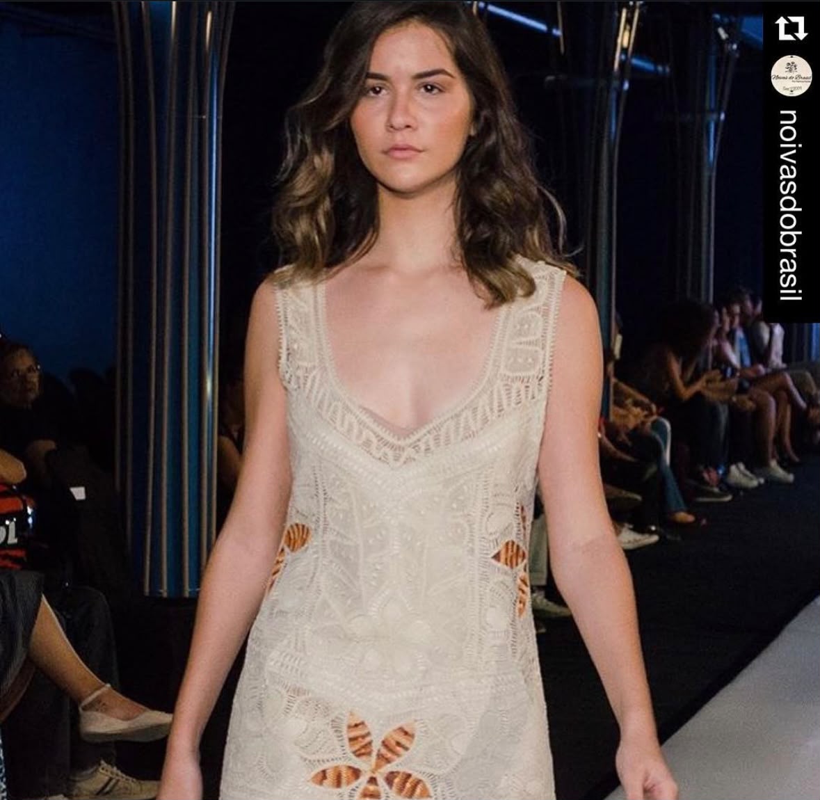 Marina desfilando na SP Fashion Week